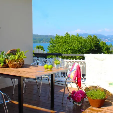 Great View Artist's Apartment Ispra